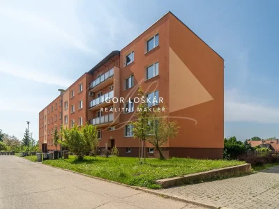 byt-1+1-balkon-zbysov-u-oslavan-sportovni-558-01-igor-loskar-realitni-makler