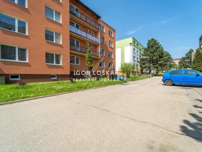 byt-1+1-balkon-zbysov-u-oslavan-sportovni-558-03-igor-loskar-realitni-makler