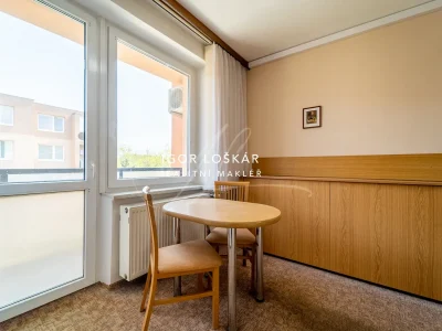 byt-1+1-balkon-zbysov-u-oslavan-sportovni-558-18-igor-loskar-realitni-makler