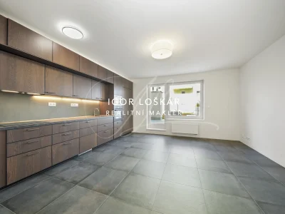 byt_3kk_terasa_balkon_brno_kamechy_ul_krepelci_igor_loskar_19