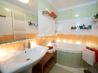 rodinny-dum-rd-se-zahradou-kurim-na-zahradkach-783-17-igor-loskar-realitni-makler