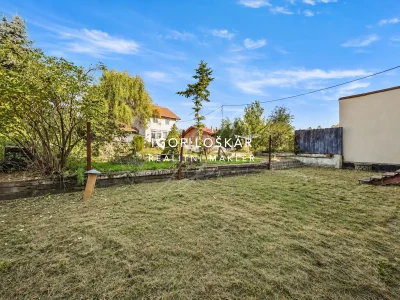 trojpodlazni_rodinny_dum_se_zahradou_velatice_igor_loskar_33